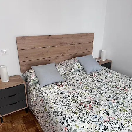 Acogedor Con Vistas A La Catedral Y Parking Apartman