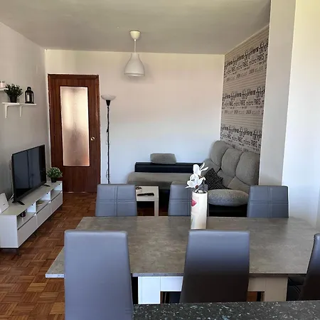 Acogedor Con Vistas A La Catedral Y Parking *