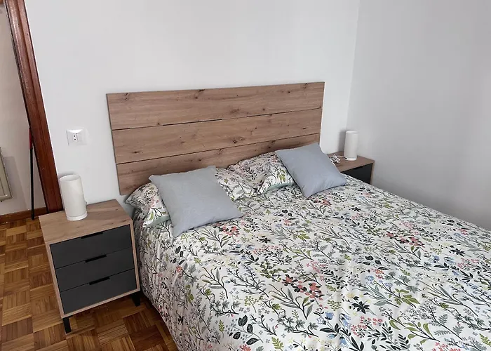 Acogedor Con Vistas A La Catedral Y Parking דירה