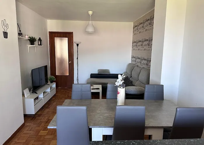 Acogedor Con Vistas A La Catedral Y Parking *